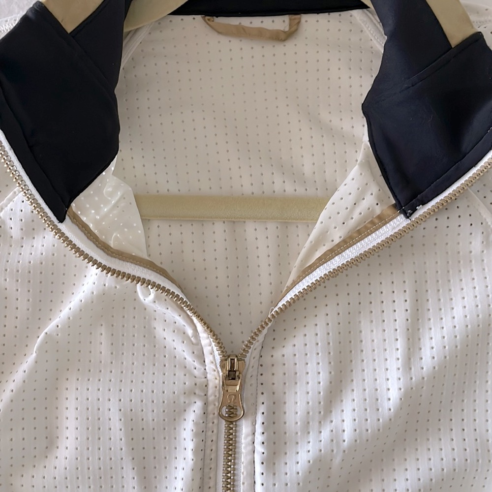 Lululemon jacket - Picture 4 of 4
